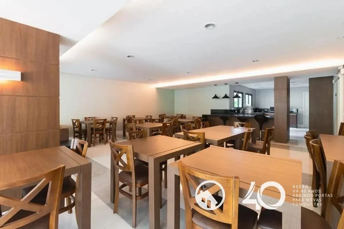 4-bedroom apartment with floor-to-ceiling windows — photo 18