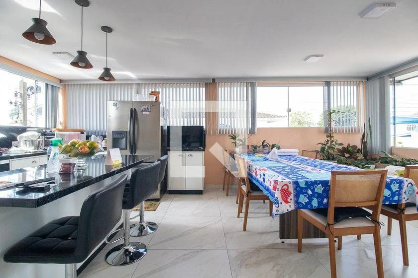 4-bedroom house with a home office in Curitiba — photo 8