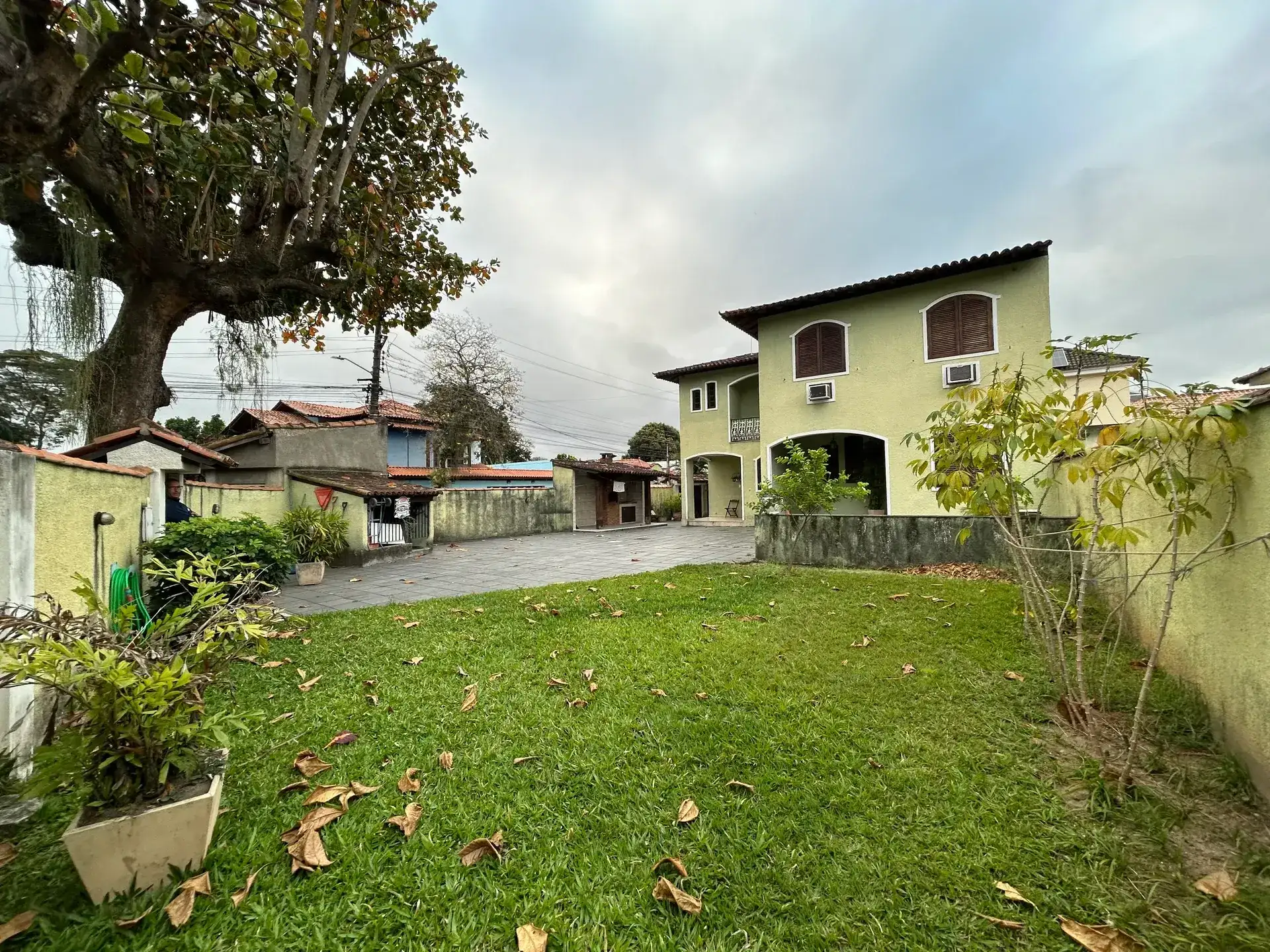 Casa com 4 quartos e 4 banheiros com box de vidro — photo 43