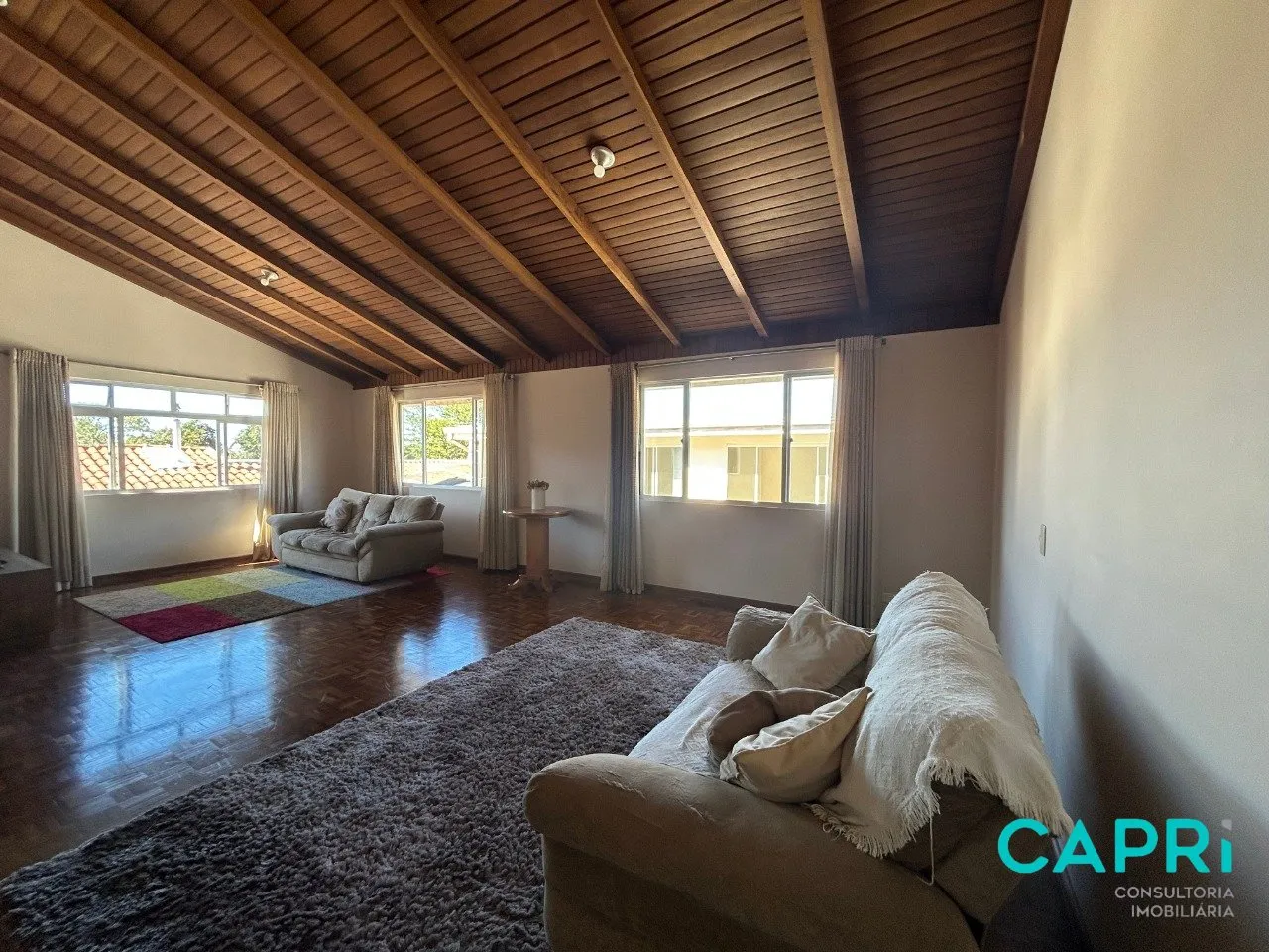 House with 4 bedrooms and a private BBQ — photo 3
