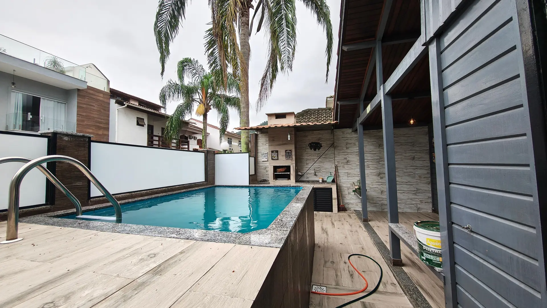 140 m² house with a grill on the balcony and a garden — photo 5