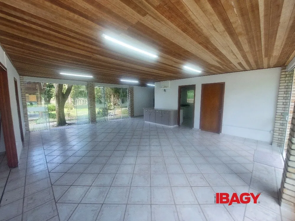 Furnished house with 5 bedrooms on 5200 m² — photo 24