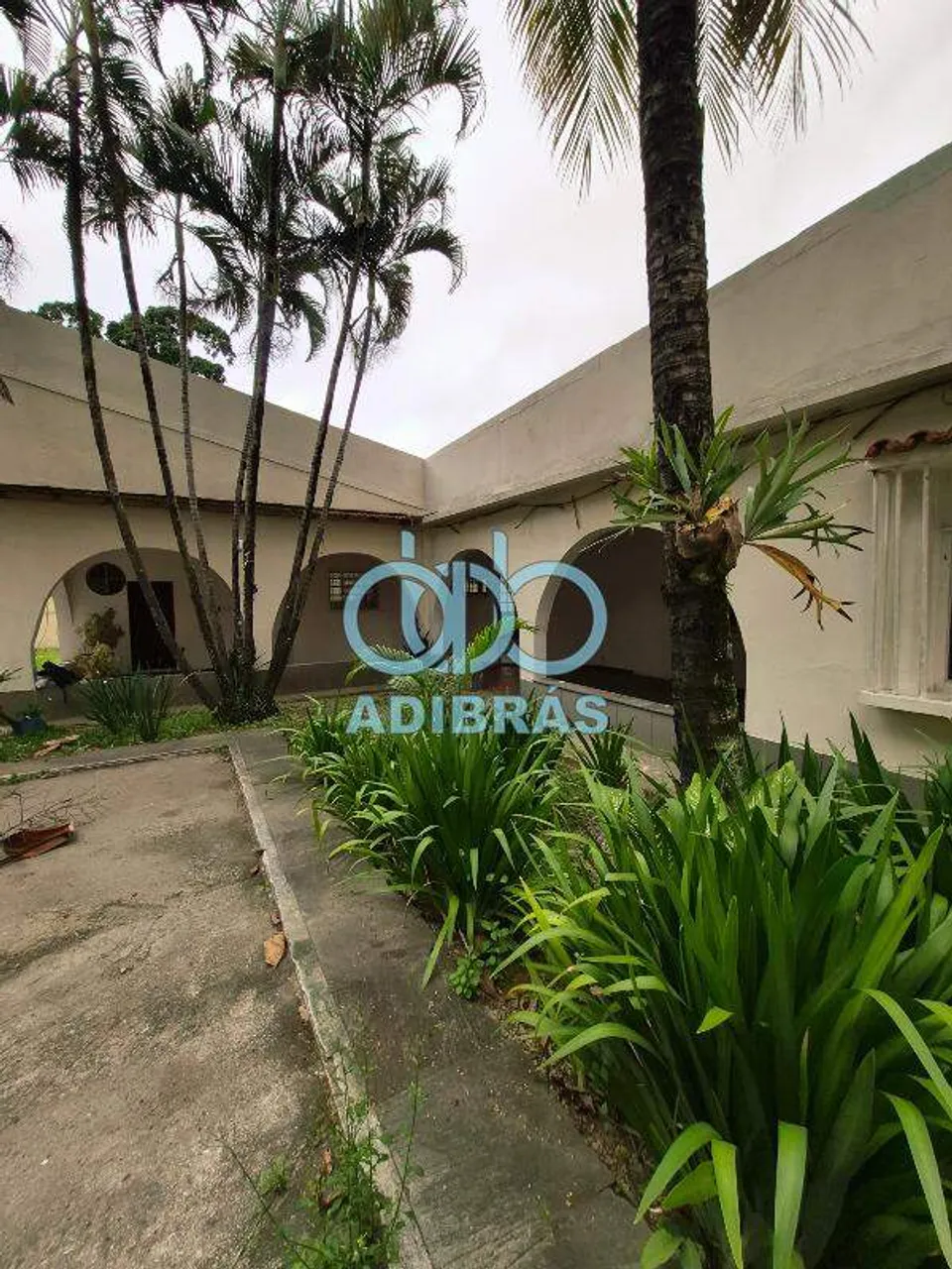 Rental house with 3 bedrooms and 2 bathrooms — photo 7
