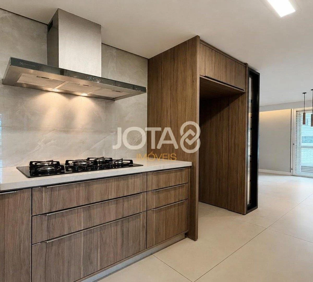 2-bedroom apartment in a building with a gym — photo 23