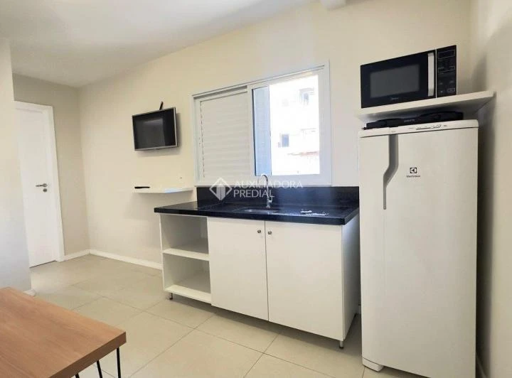 Apartamento amueblado de 30 m² con 1 dormitorio y 2 baños — photo 2