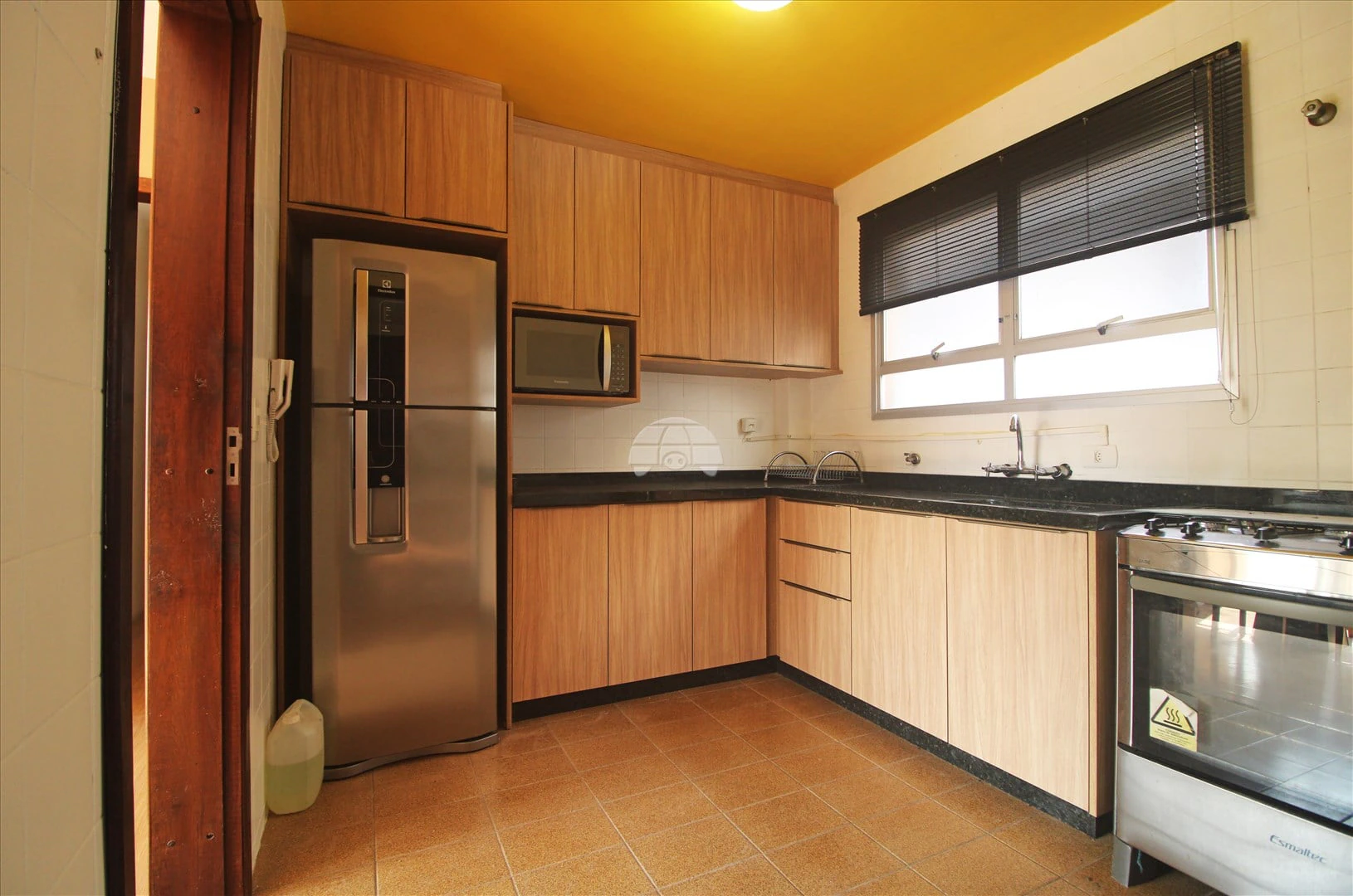 75 m² apartment with a washing machine and a walk-in closet — photo 2