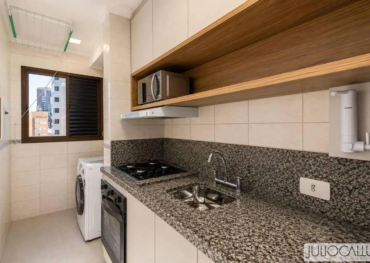 One-bedroom apartment with a washing machine — photo 2