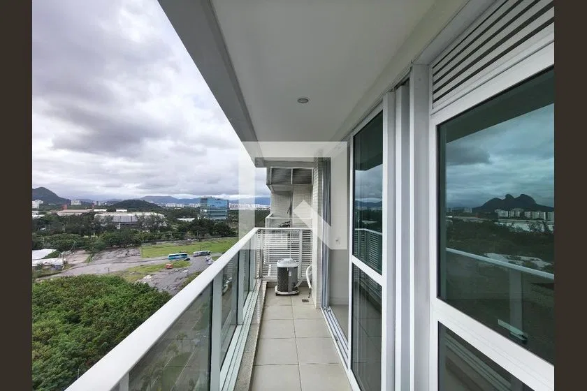 2-bedroom apartment with a mountain view — photo 18