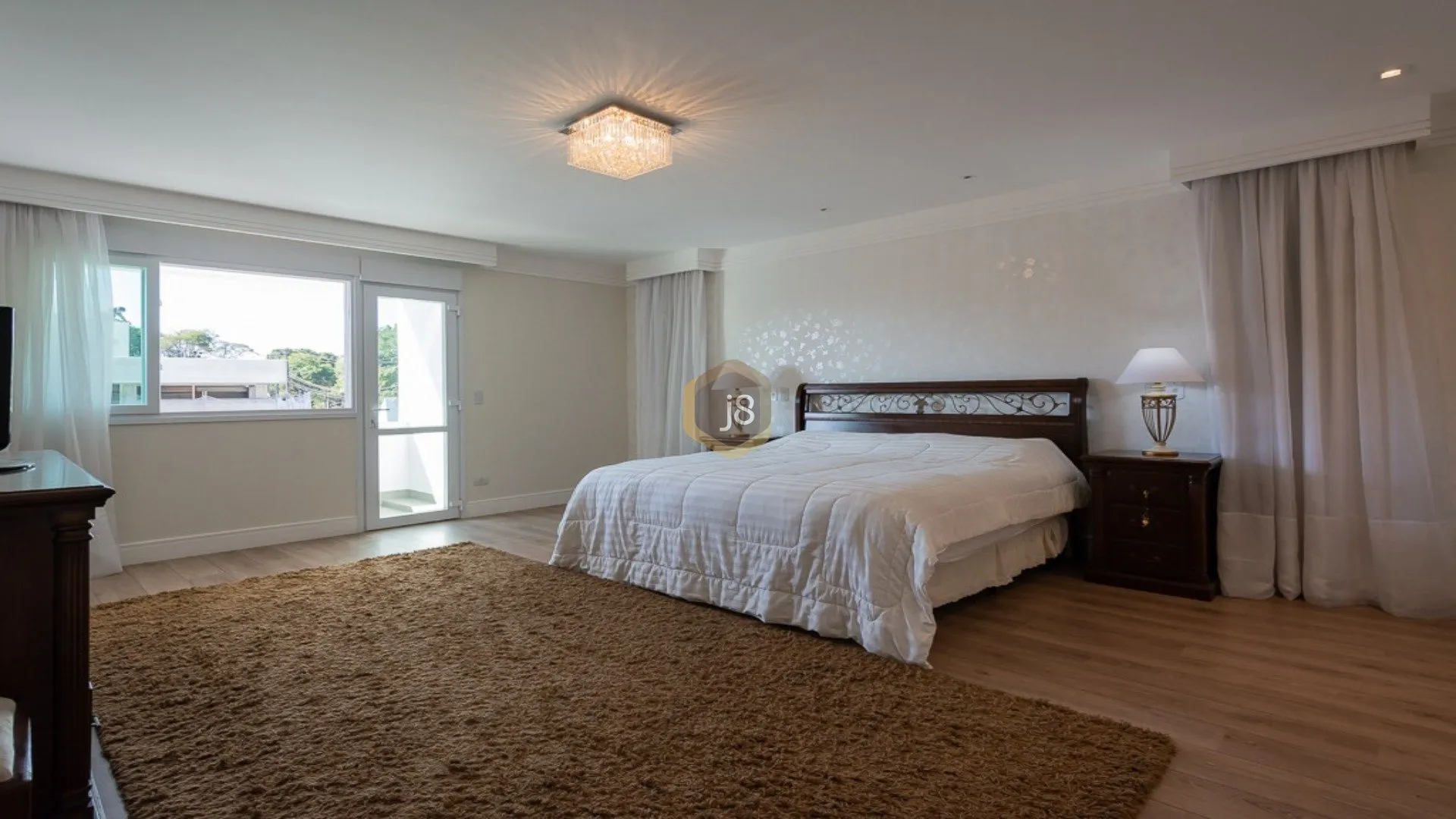 Будинок у закритому комплексі 775 м² з 4 спальнями — photo 23