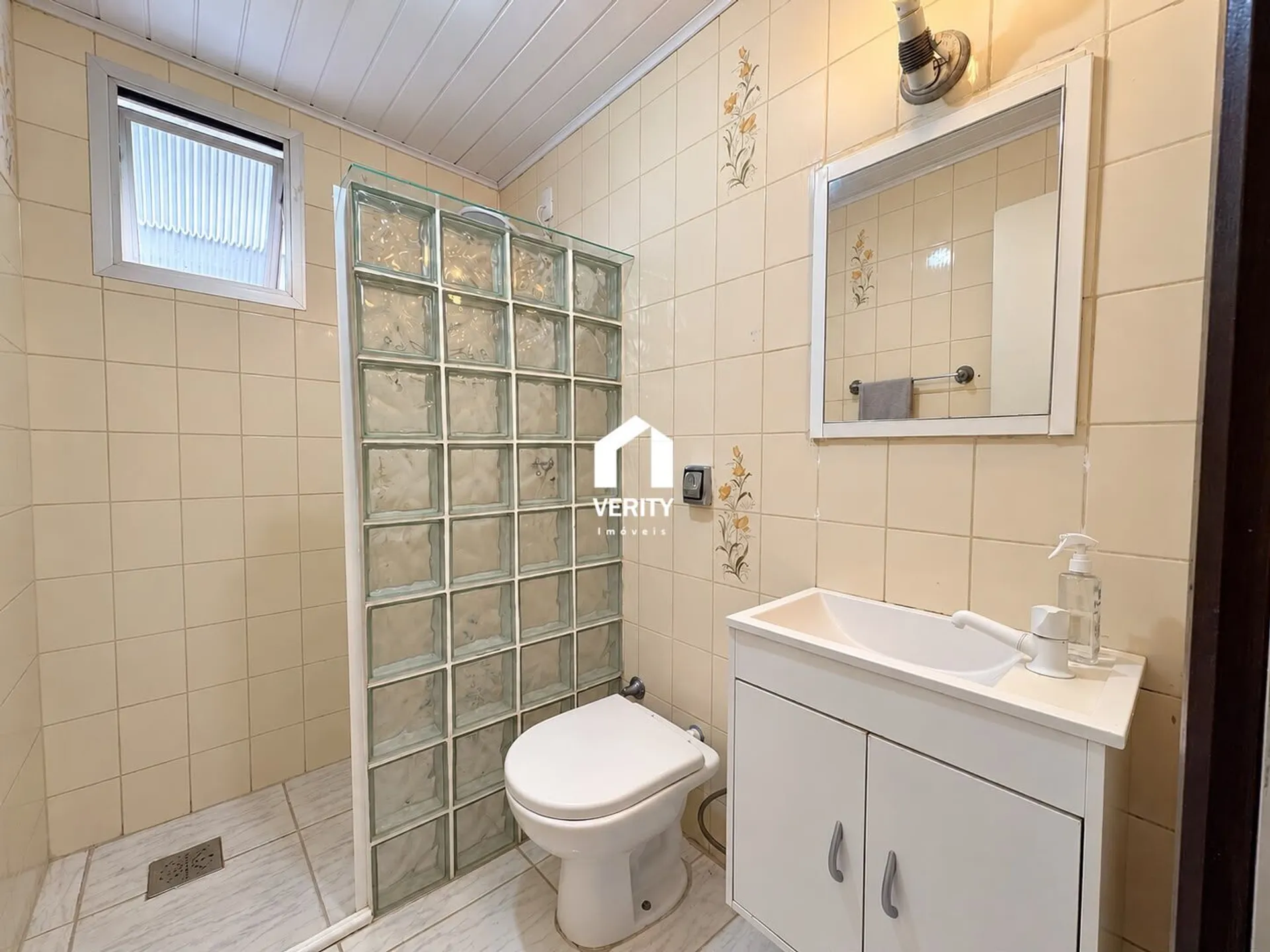 One-bedroom apartment with a home office in Florianópolis — photo 6