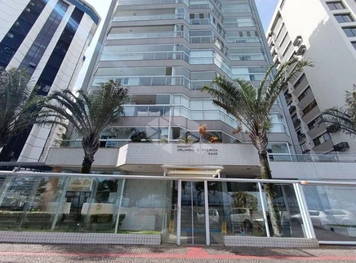 Квартира з 3 спальнями та балконом, 120 м² — photo 8