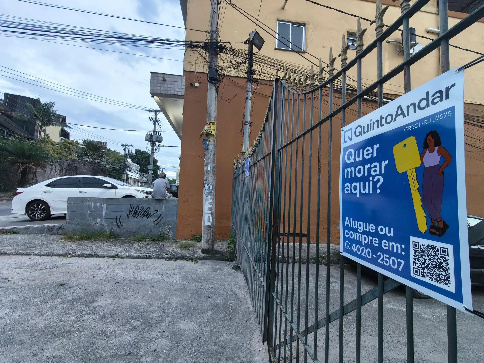 Casa sem mobília com 1 quarto e varanda com pia — photo 42