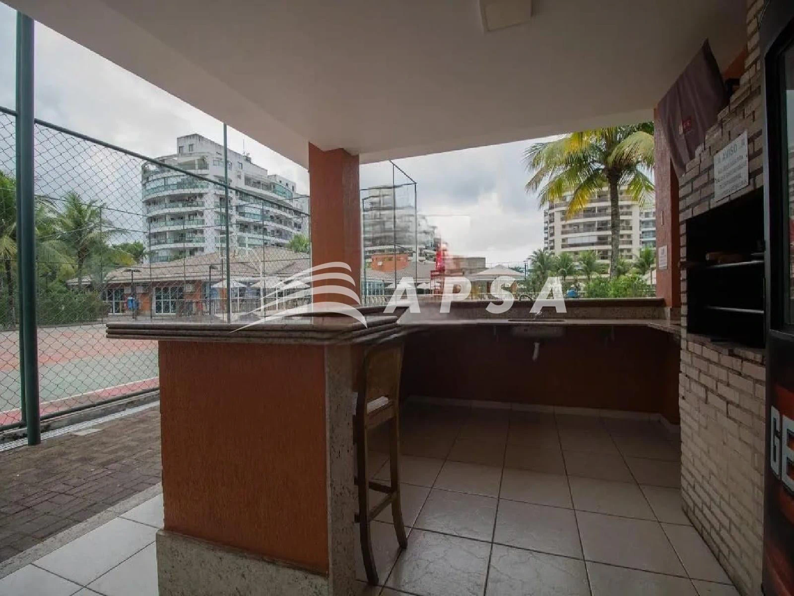 Glass-enclosed balcony in a 3-bedroom apartment, 91 m² — photo 9