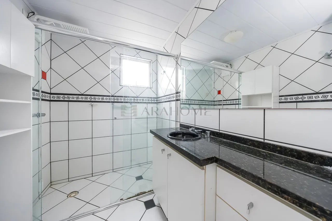 Unfurnished 111 m² apartment with 3 bedrooms and 3 baths — photo 9