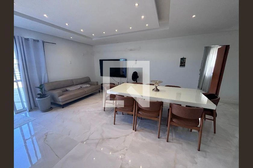 Furnished 4-bedroom apartment with gas-stove kitchen — photo 8