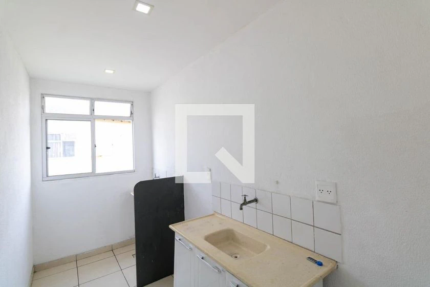 Apartamento para alugar com 2 quartos e vaga de garagem — photo 2
