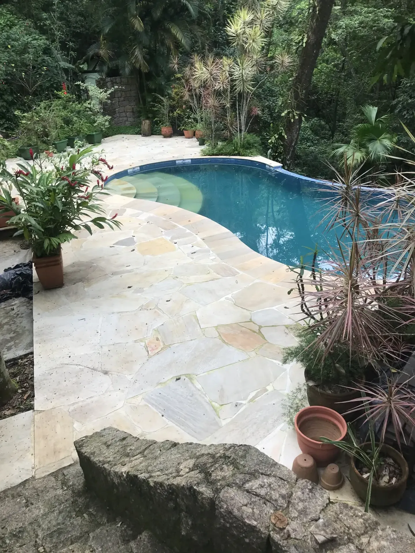 One-bedroom apartment in a building with a pool — photo 6