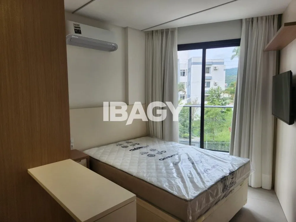 Furnished 35 m² studio with 1 bedroom and 1 bathroom — photo 16