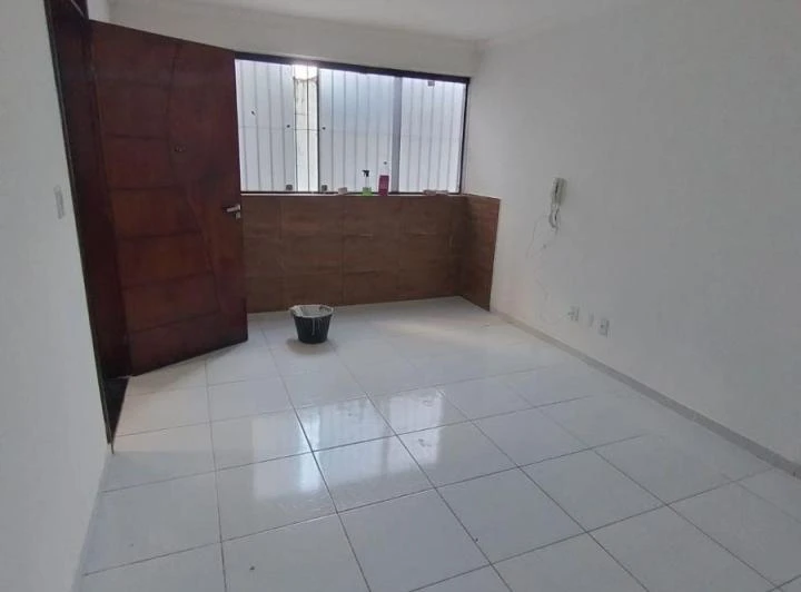 Ground-floor apartment with 3 bedrooms and private area — photo 3
