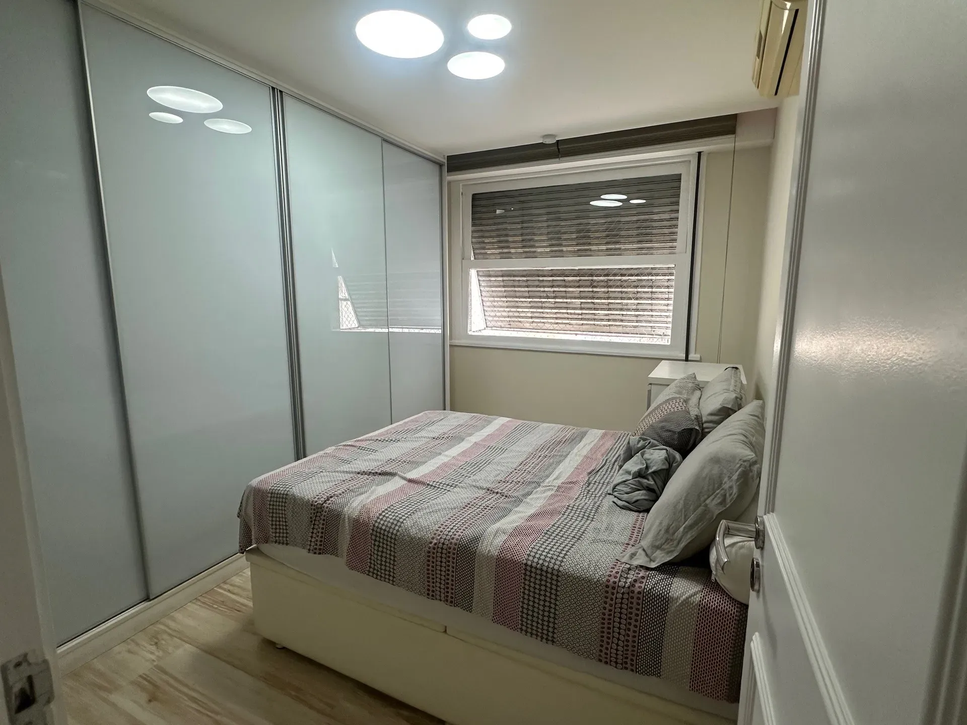 3-bedroom apartment with a home office — photo 5