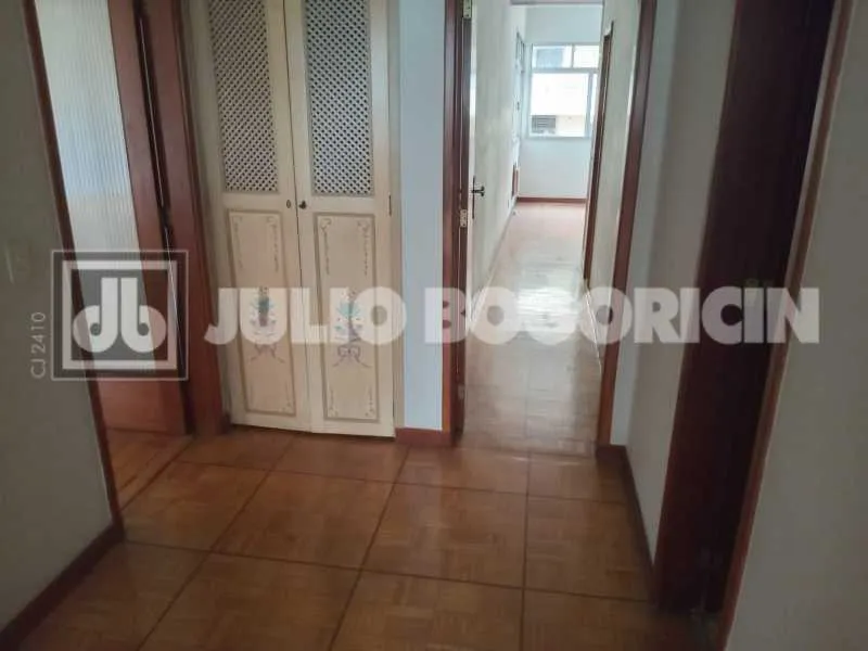 140 m² apartment on the 3rd floor with 1 en-suite — photo 23