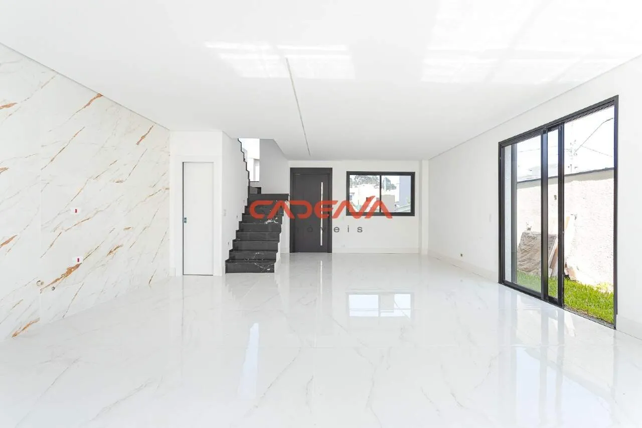Glass-enclosed balcony in a 3-bedroom house, 124 m² — photo 8