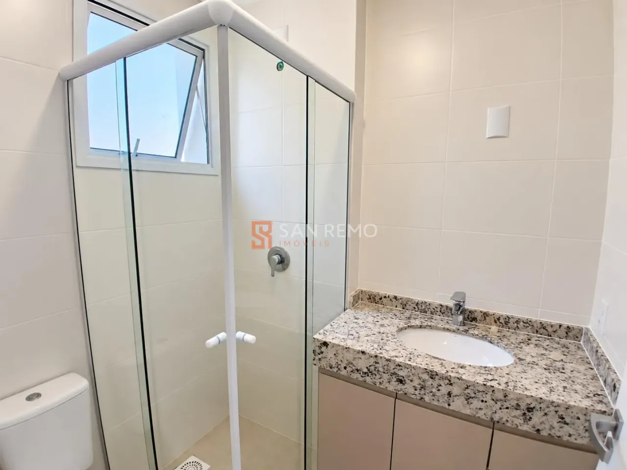 2-bedroom apartment with a washing machine — photo 13