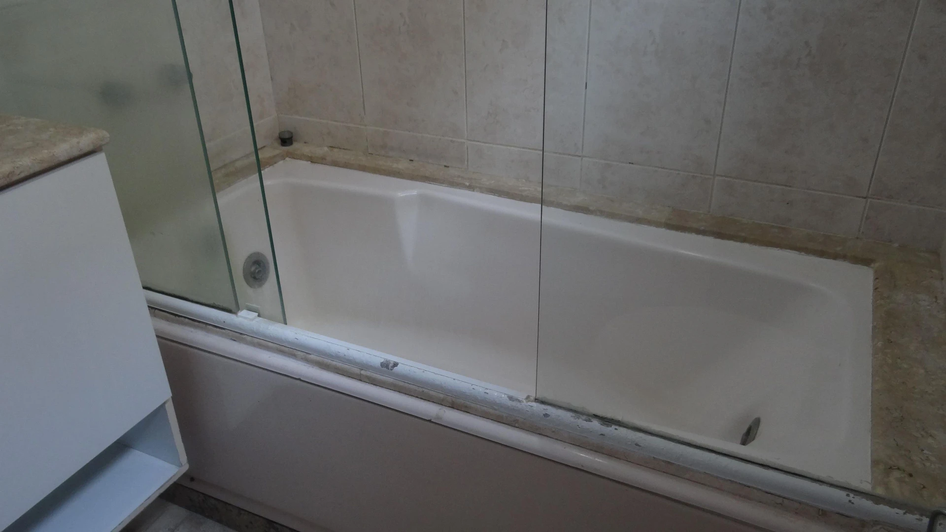 Apartamento sin amueblar con 3 dormitorios y balcón — photo 45