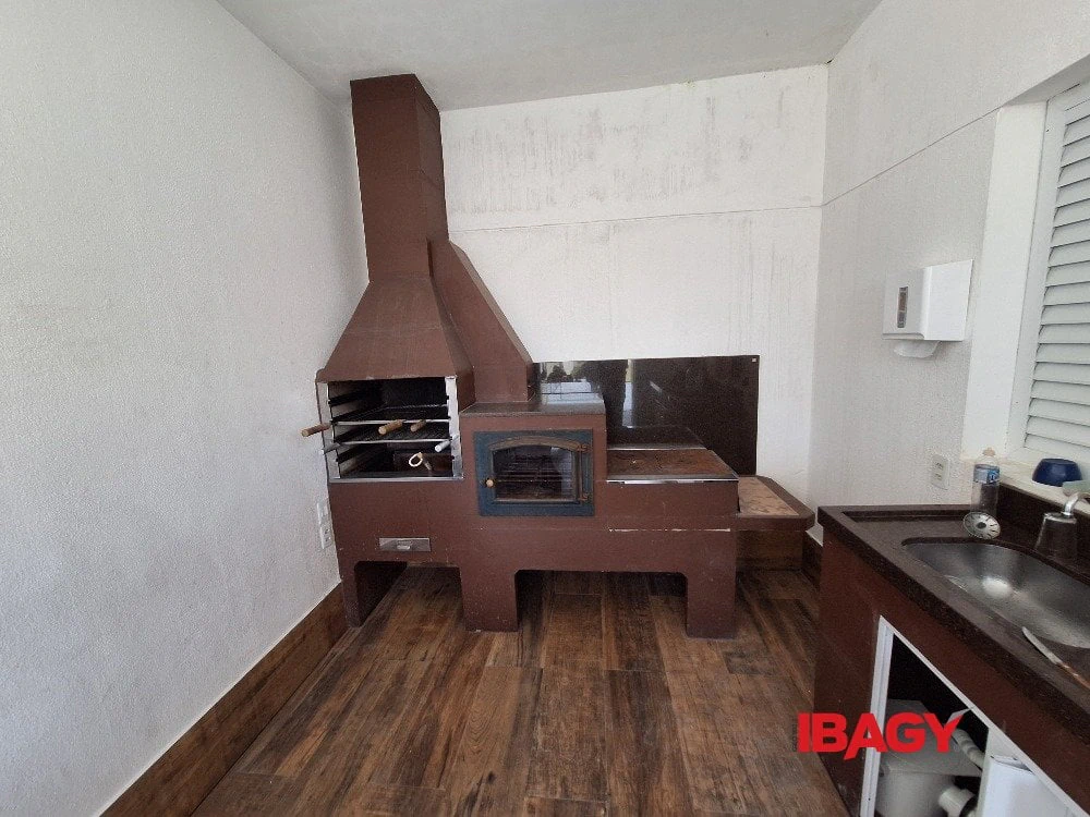 Apartment, 75 m², with a glass-enclosed balcony