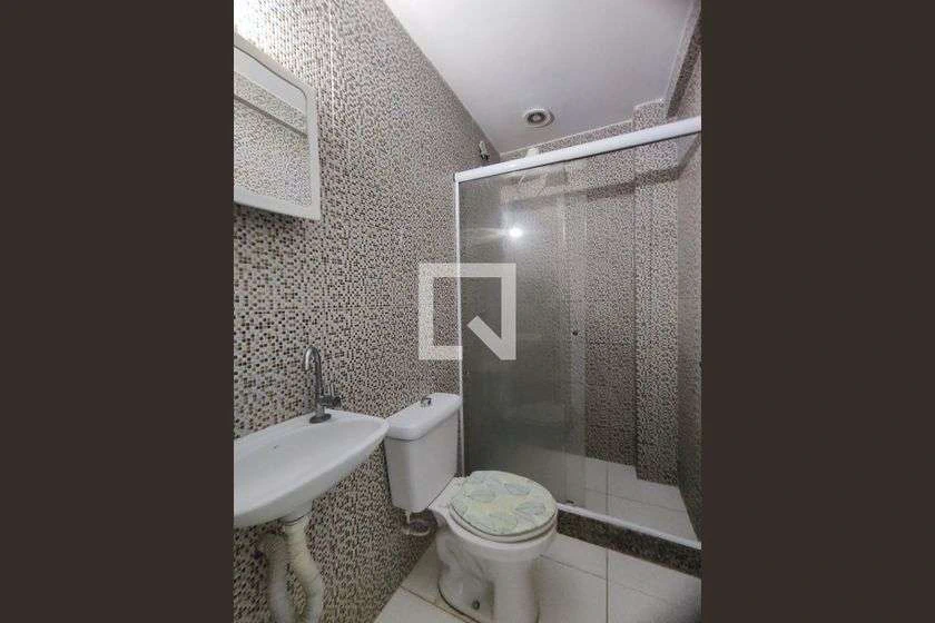 Apartamento de 1 dormitorio con balcón y cocina abierta — photo 4
