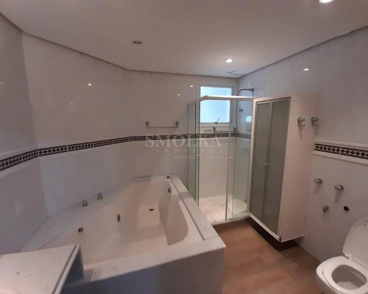 Ванна та 4 спальні: квартира 255 м² — photo 7