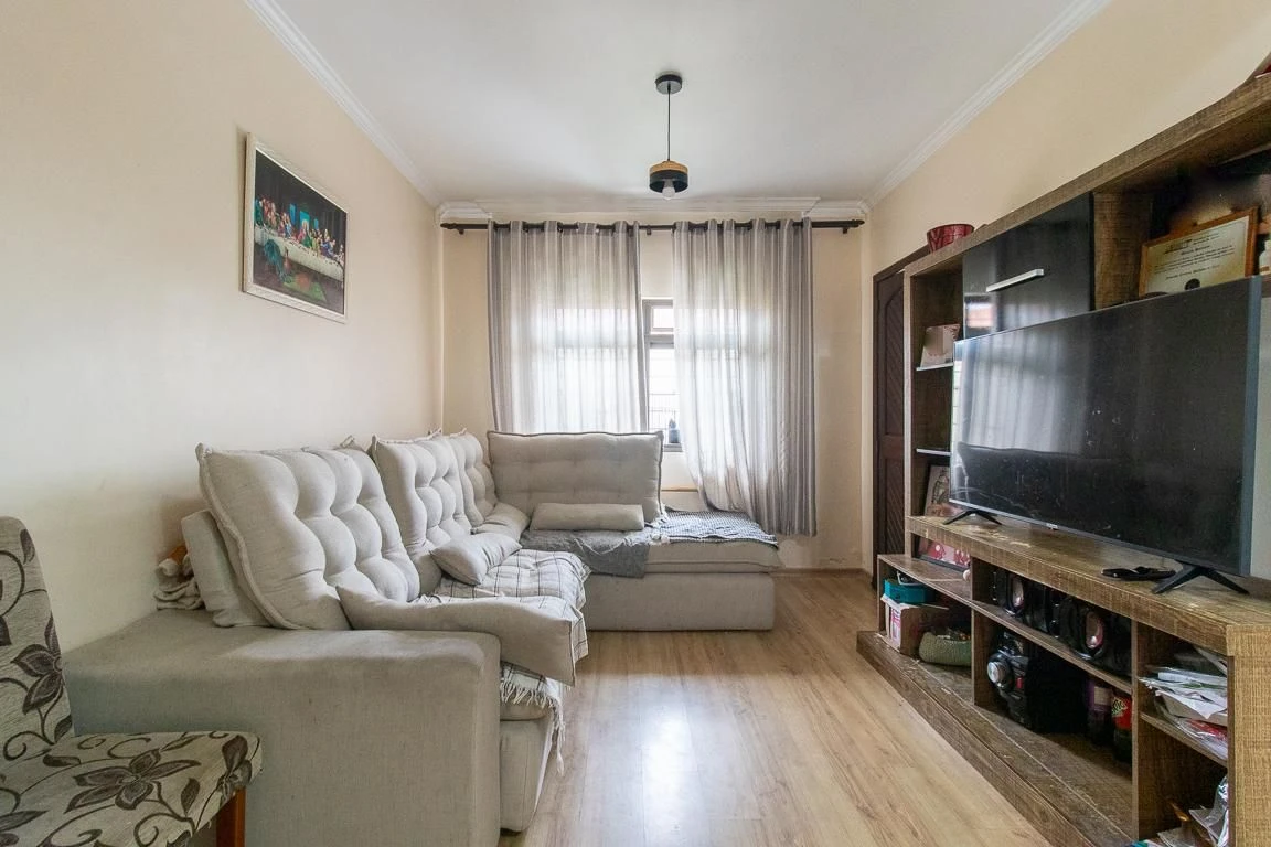 3-bedroom house with a bathtub in Curitiba
