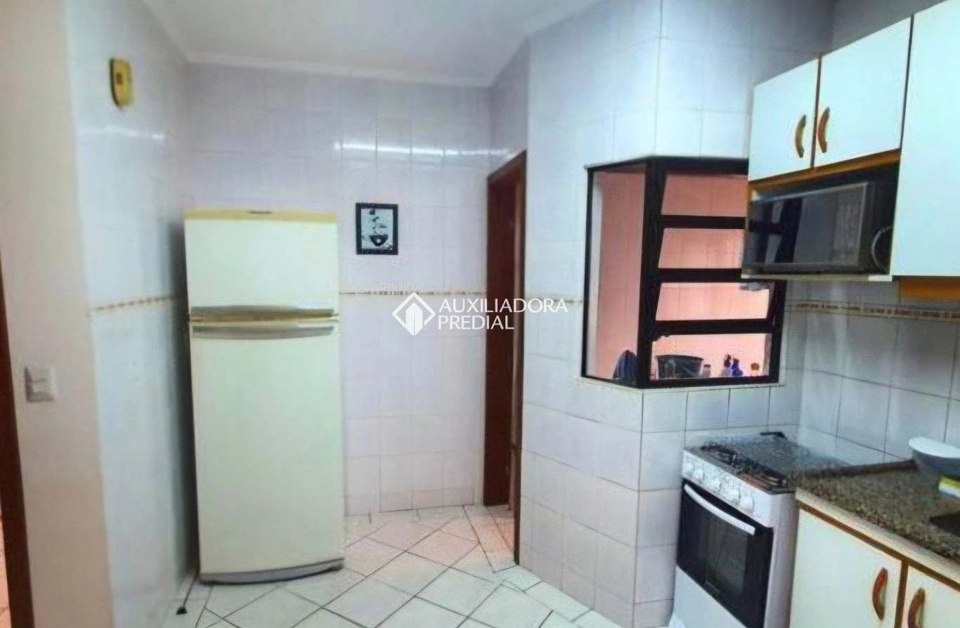 Apartamento en planta baja amueblado con 2 dormitorios y jardín — photo 2