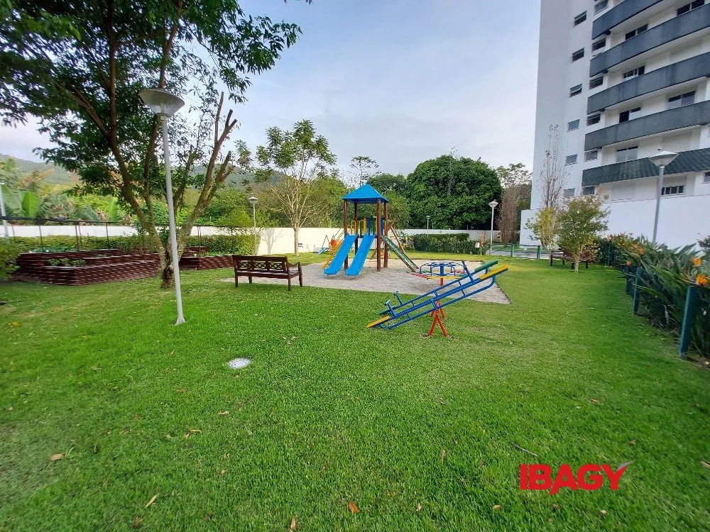 Furnished apartment with 2 bedrooms and 79 m² — photo 23