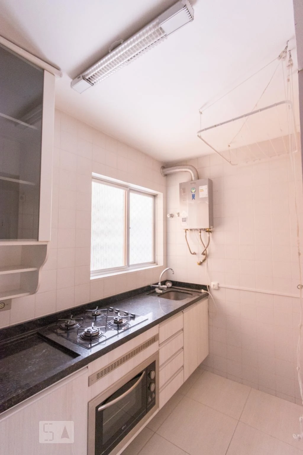 Apartamento com piso de madeira ou laminado, Centro — photo 23