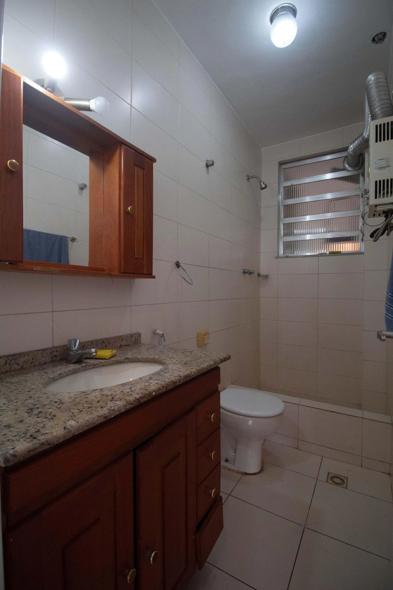 Apartamento de 2 quartos com piso de madeira ou laminado — photo 5