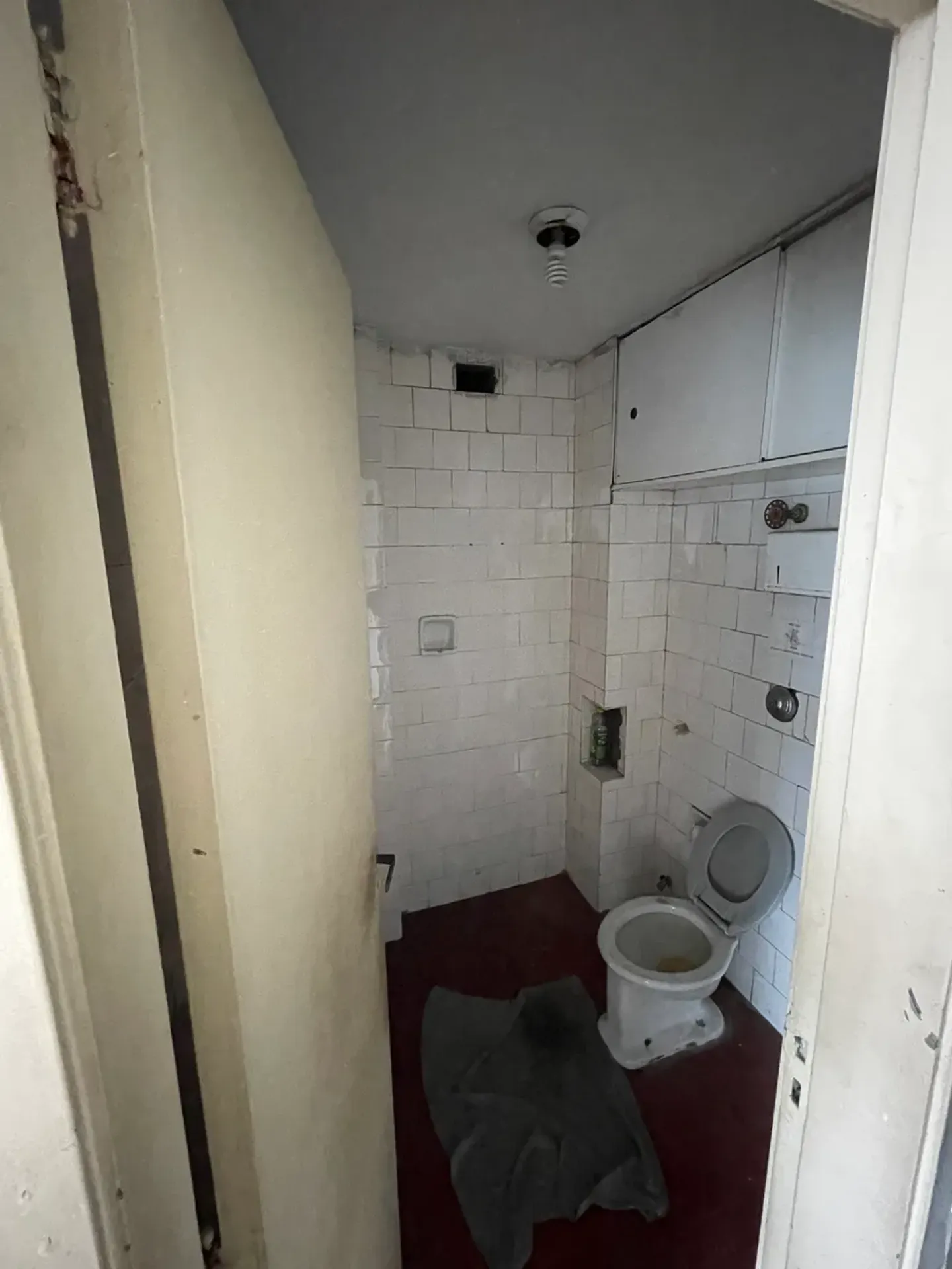 Unfurnished studio with city view and 1 bedroom — photo 8