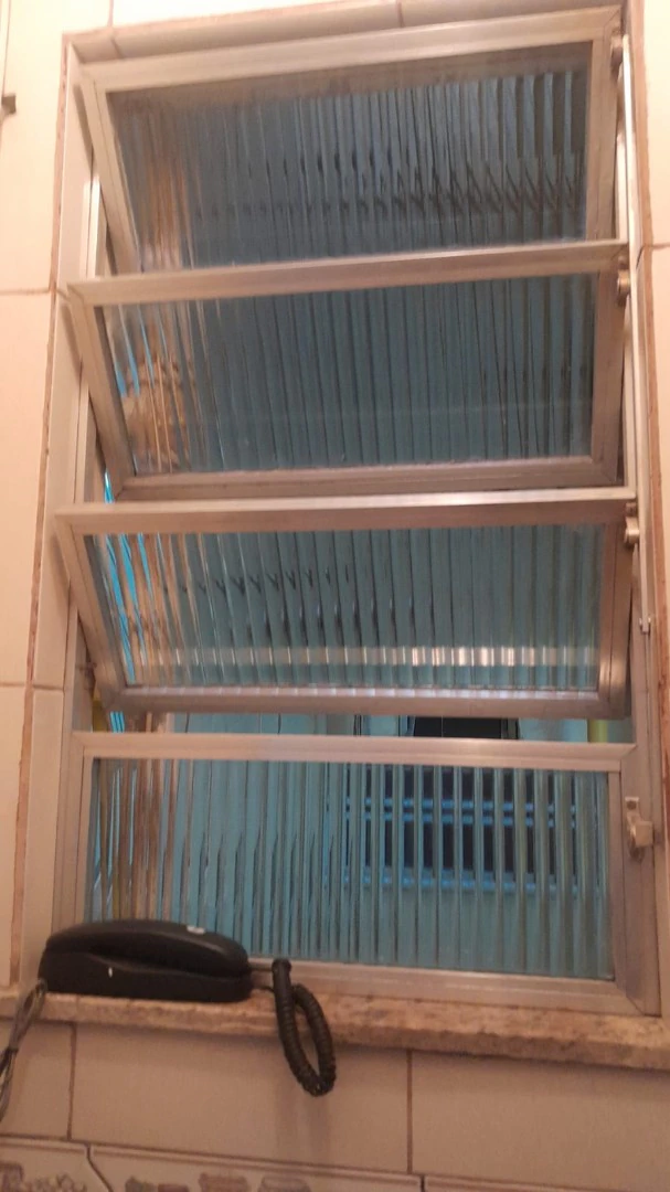 Apartamento sem mobília com 1 quarto e chuveiro elétrico — photo 11
