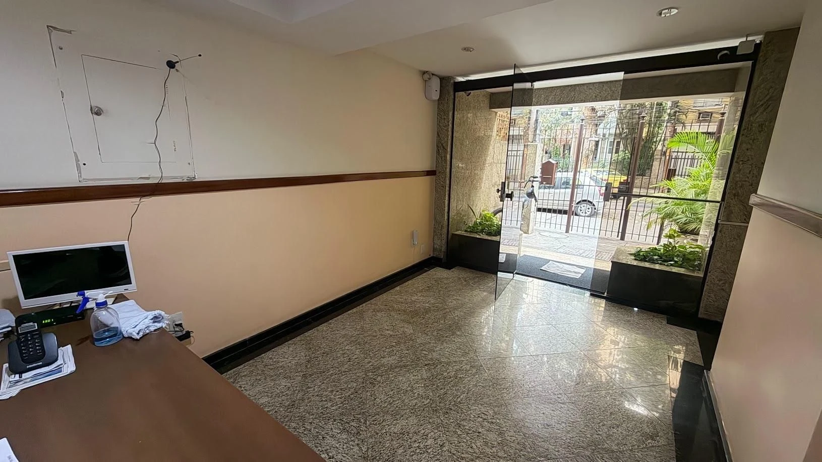 3-bedroom apartment with a mountain view in Rio de Janeiro — photo 50
