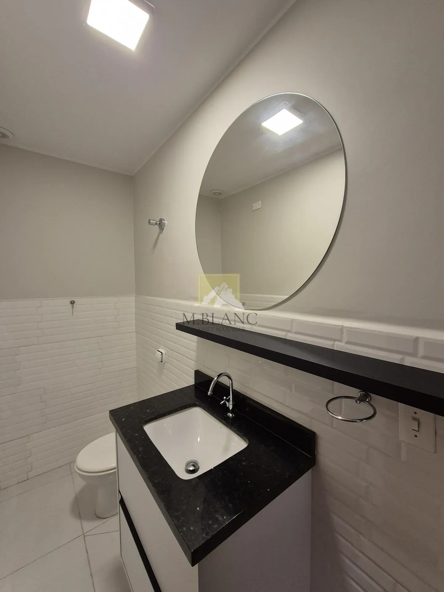 Washing machine in a 2-bedroom apartment, 120 m² — photo 18