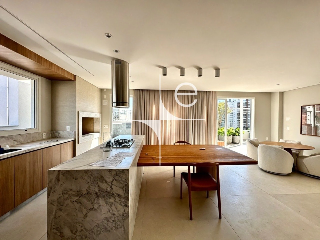 Furnished 1-bedroom apartment with an open-plan kitchen — photo 17