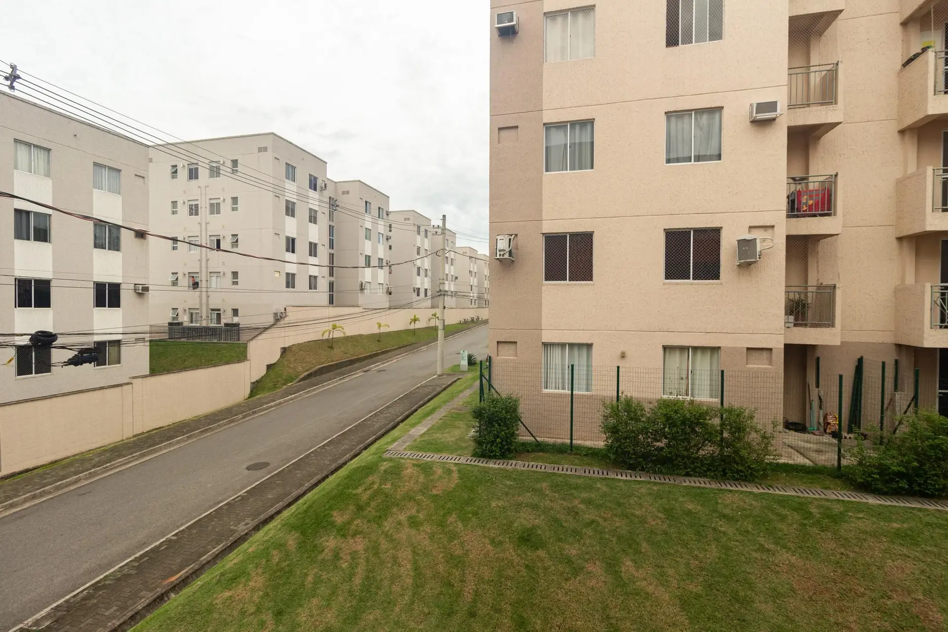 Квартира з 2 спальнями, у будинку є басейн — photo 4