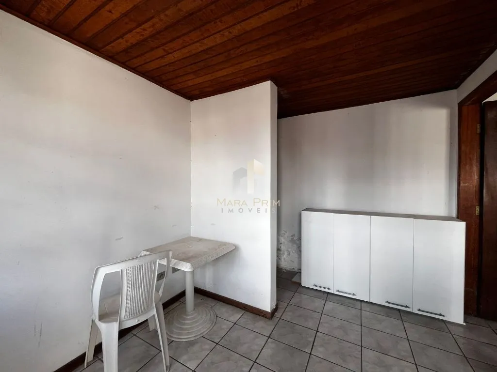 House with 3 bedrooms and fitted kitchen — photo 22