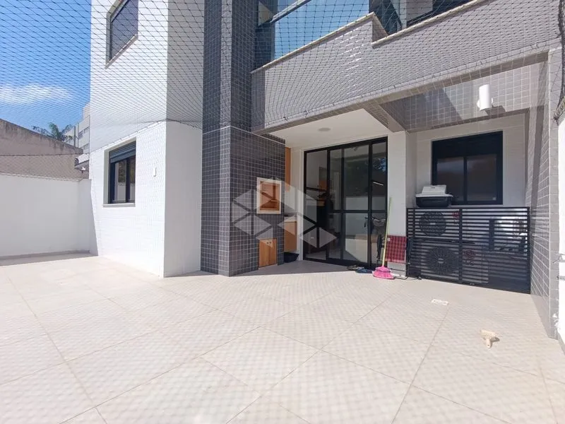 Apartamento amueblado de 2 habitaciones con jardín privado — photo 24