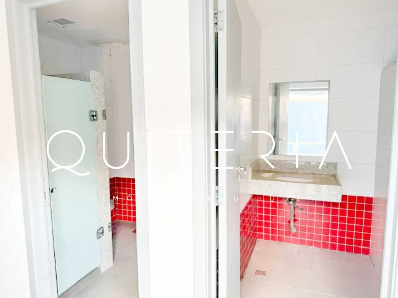 House with 5 bedrooms and glass-enclosed showers — photo 10