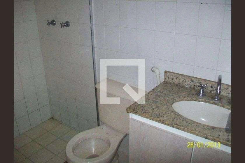 221 m² rental apartment with 4 bedrooms and a balcony — photo 16