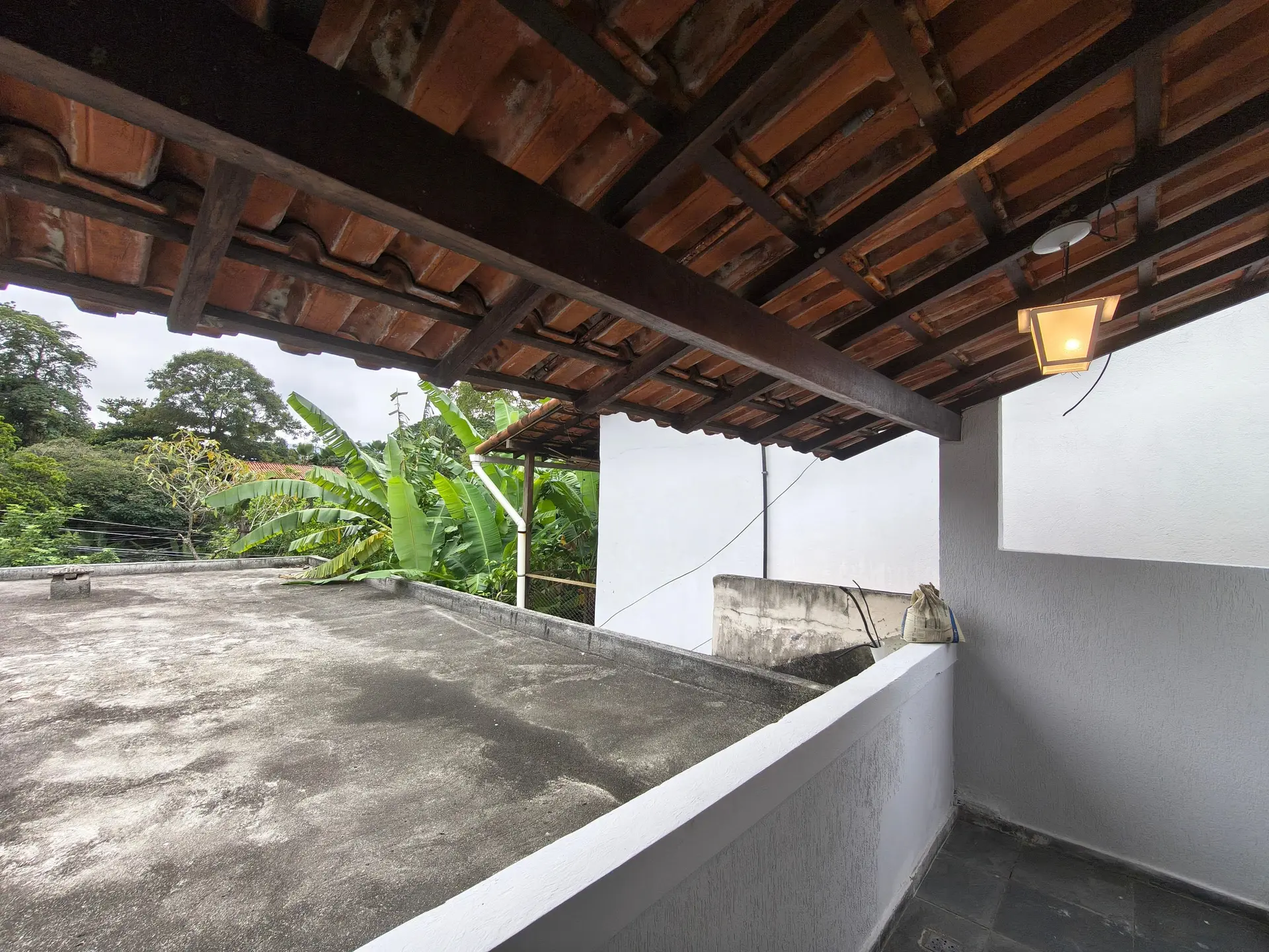 House with 3 bedrooms and an enclosed balcony — photo 12