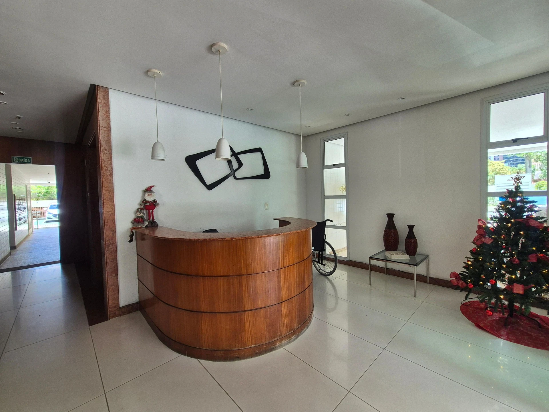 4-bedroom apartment in a building with a gym — photo 34