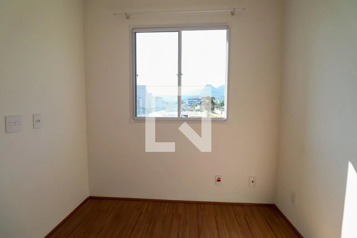 Apartamento sem mobília com 2 quartos e garagem — photo 7