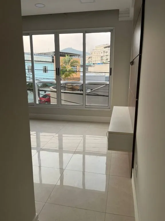 Casa com 3 quartos e 4 banheiros, varanda com churrasqueira — photo 32